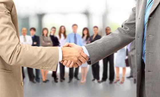 六西格瑪?shù)幕靖拍?/></p><p><br/></p><p>六西格瑪在管理上，主要強調(diào)的是優(yōu)化企業(yè)的業(yè)務(wù)流程，加強和重構(gòu)系統(tǒng)工程，可以在提高客戶滿意度的同時，最大限度地降低公司的運營成本，減少周期性流程的創(chuàng)新方法。</p><p><br/></p><p>六西格瑪在向客戶強調(diào)企業(yè)最重要的核心業(yè)務(wù)的優(yōu)化時，主要是緊密結(jié)合企業(yè)的經(jīng)營戰(zhàn)略目標(biāo)，最大限度地利用現(xiàn)有資源解決企業(yè)存在的每一個細節(jié)問題。</p><p><br/></p><p>總之，六西格瑪 方法是在數(shù)據(jù)分析方法的基礎(chǔ)上進行的工藝改進，對消除生產(chǎn)過程中的缺陷，滿足客戶要求起到了重要作用。</p><p><br/></p></div>
        <div   id=
